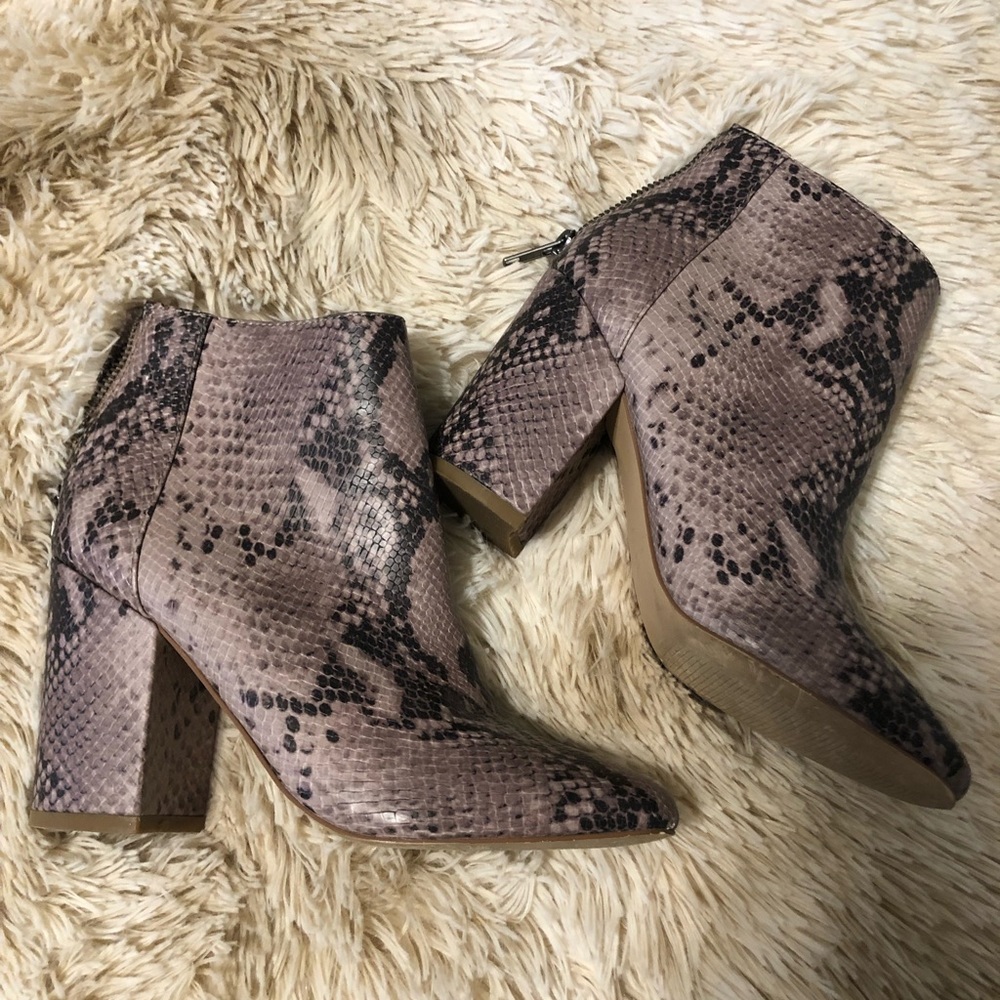 Steve Madden Snakeskin Booties Size 6